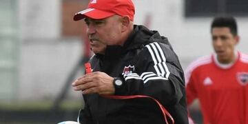 Llop realizaría algunas modificaciones obligadas y piensa devolverle la titularidad a Sarmiento\u002E