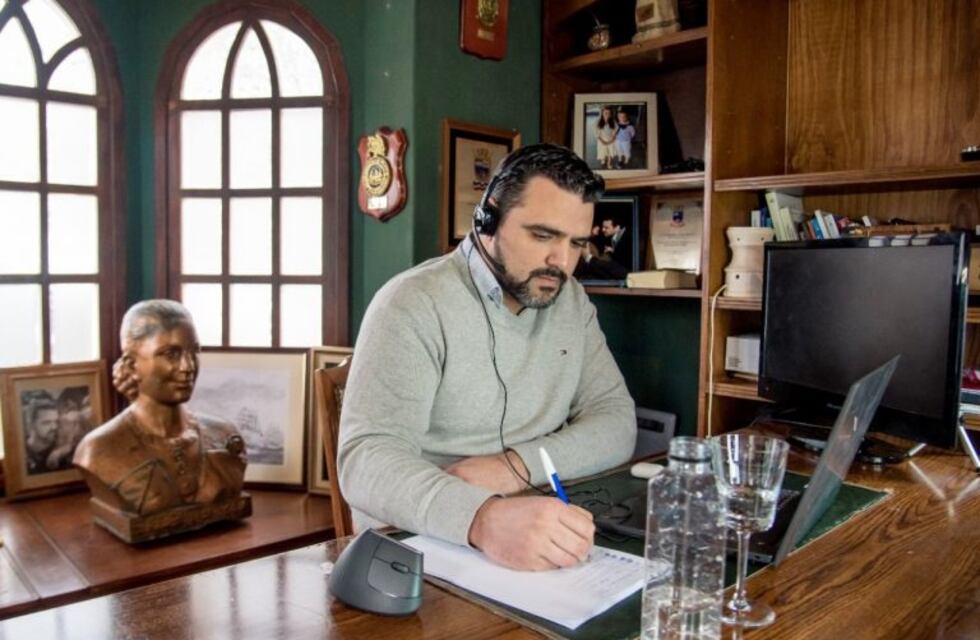 Vuoto anunció medidas económicas y sanitarias  para la ciudad en consenso con las Cámaras