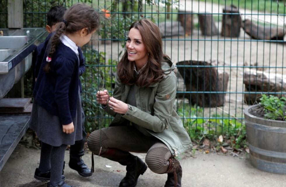 Lo hizo de nuevo: Kate Middleton lució un vestido muy parecido a uno de Lady Di