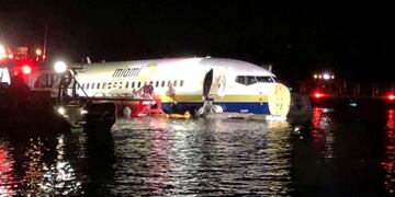 Un avión con 146 pasajeros cayó en un río en Florida\u002E