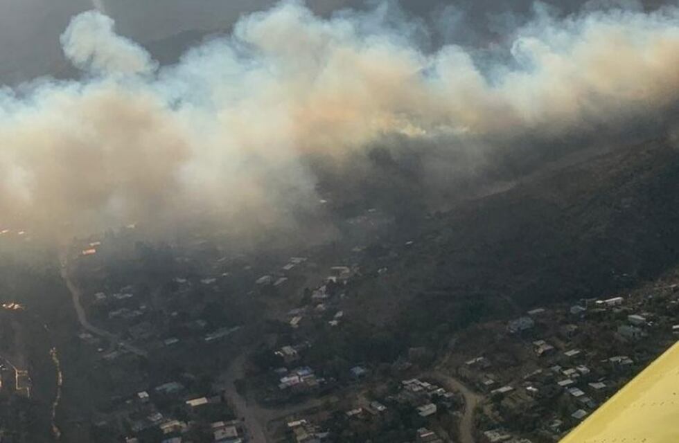 Los bomberos combaten otro incendio en La Calera; hay cinco focos en Córdoba