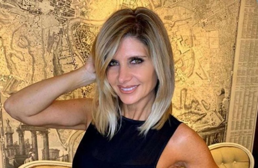 Debora Plager publicó una foto con una malla enteriza y escotada que explotó en las redes