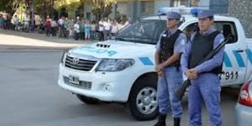 El joven que matò a un perro de una puñalada fue detenido