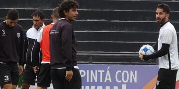 Gimnasia y Esgrima intentará este sábado, desde las 21, dar vuelta la serie (2-4) frente a Deportivo Madryn, por los cuartos de final de la Fase Reválida del Federal A,