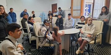 El Municipio entregó 12 becas deportivas.