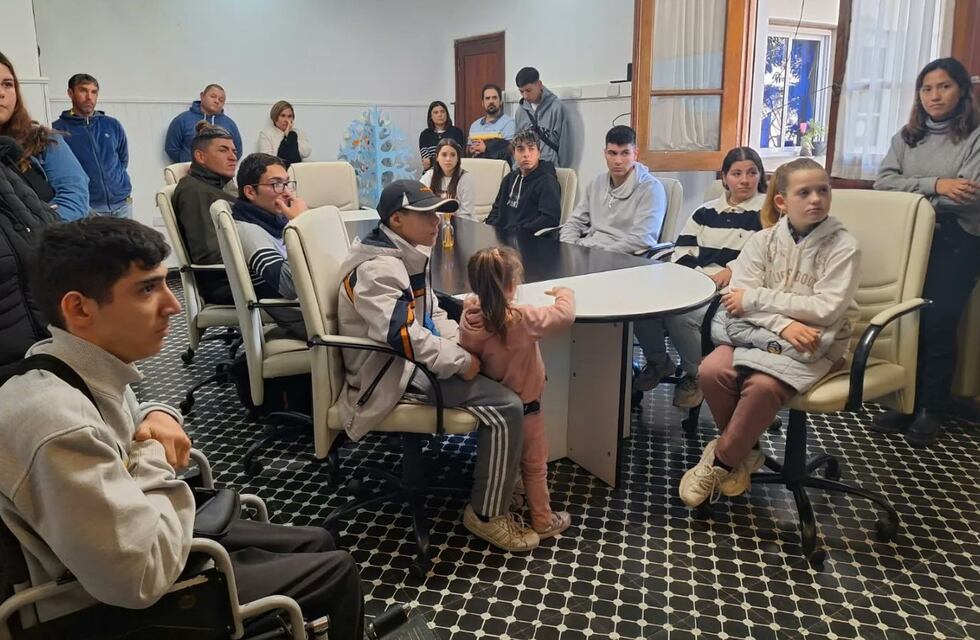 El Municipio entregó 12 becas a deportistas puntaltenses