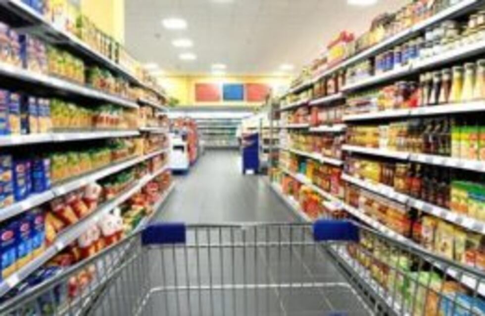 Los mercantiles pedirán a la Justicia que Coto, Jumbo y Carrefour no abran los domingos