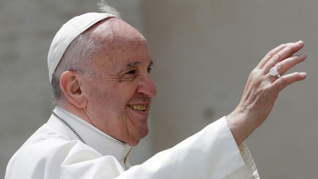 Pope Francis salutes at the end of his weekly general audience in St. Peter square at the Vatican, Wednesday, April 26, 2017. (AP Photo/Andrew Medichini)