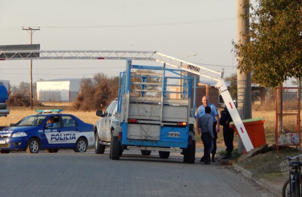 La Puerta: se empecinó en pasar y el arco no lo dejó
