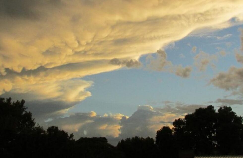 Arrancó la tempestad de polvo y bajó fuerte la temperatura