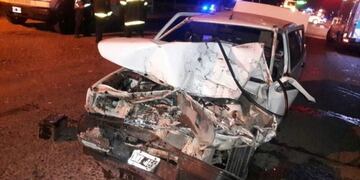 Triple choque en Avenida Savio terminó con un hombre atrapado entre los hierros de su auto\u002E (El Informante)