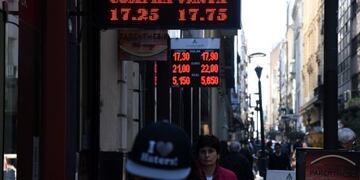 Luis Caputo habló del dolar a \