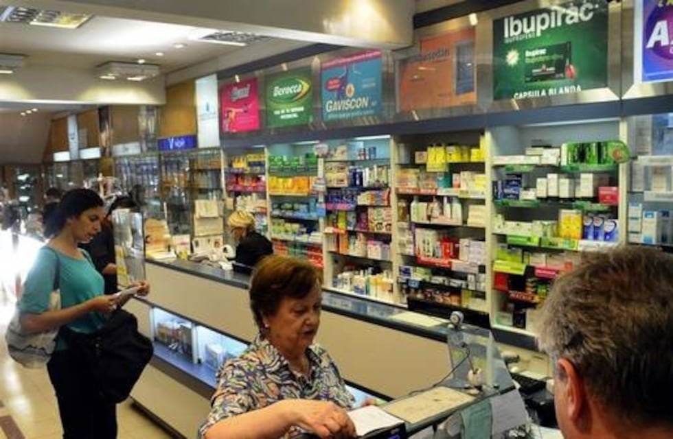Hubo acuerdo y la atención de las farmacias a afiliados de Pami será normal
