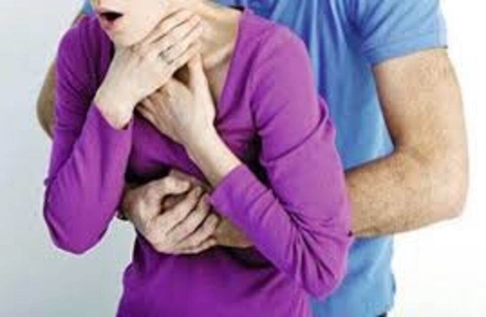 Triste: una mujer falleció comiendo una naranja