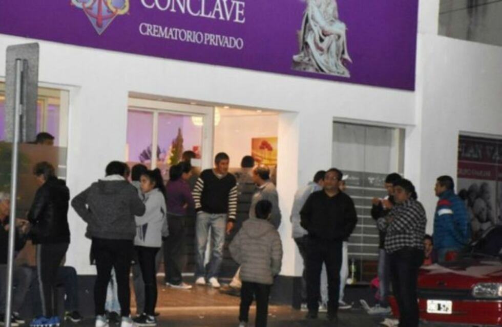 El último adiós a Emanuel: velan sus restos desde el martes a la noche