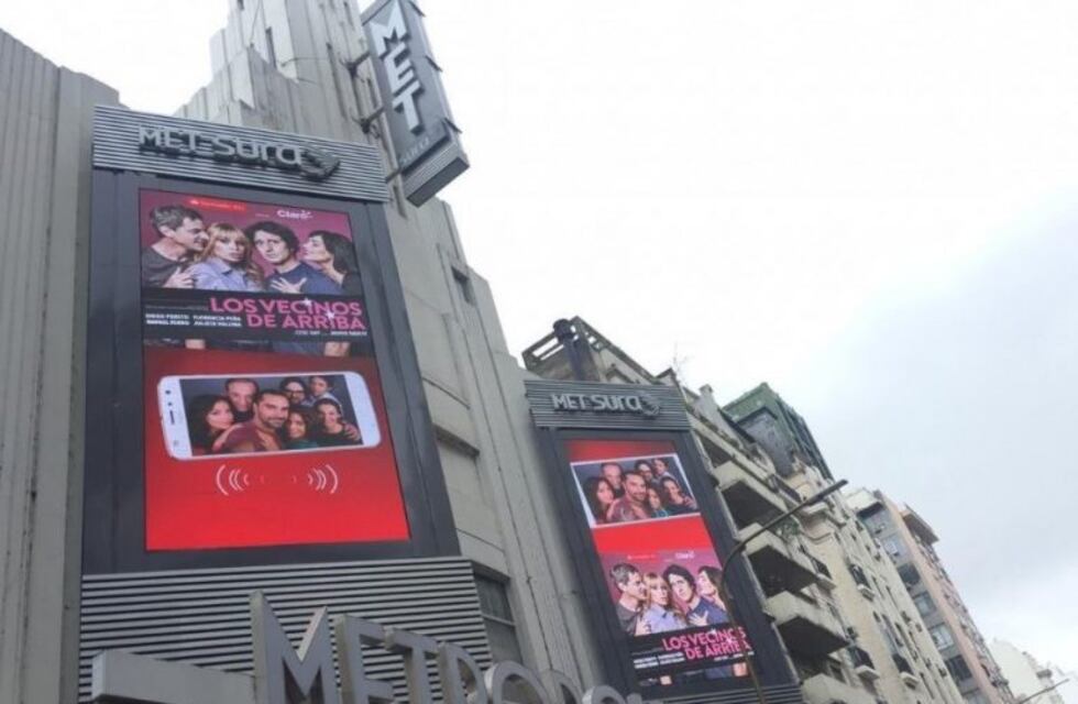 Nueve obras de teatro debieron suspender sus funciones por un apagón en la calle Corrientes