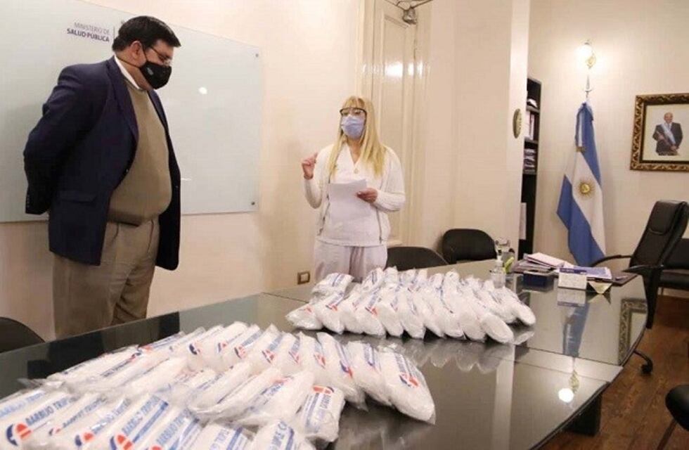 El ministerio de salud recibió una importante donación de barbijos de la Caja Popular