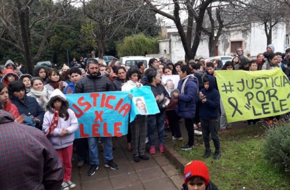 Un anciano fue asesinado en su casa y por el hecho detuvieron a una mujer