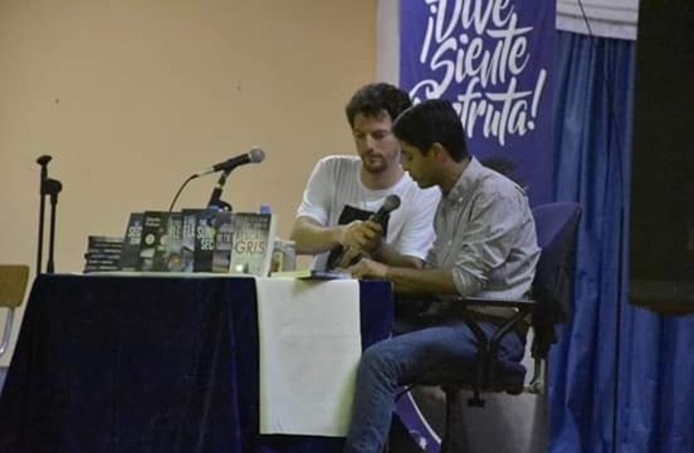 Cristian Perfumo presenta su último libro "Los Ladrones de Entrevientos"