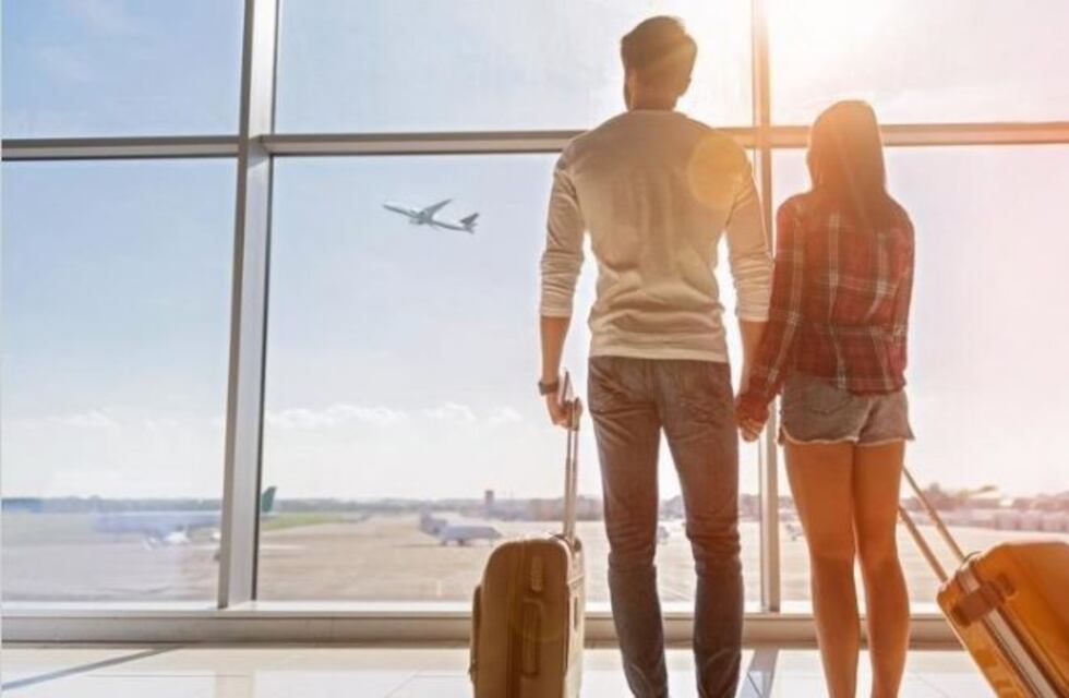 Intentan exigir un seguro COVID para turistas