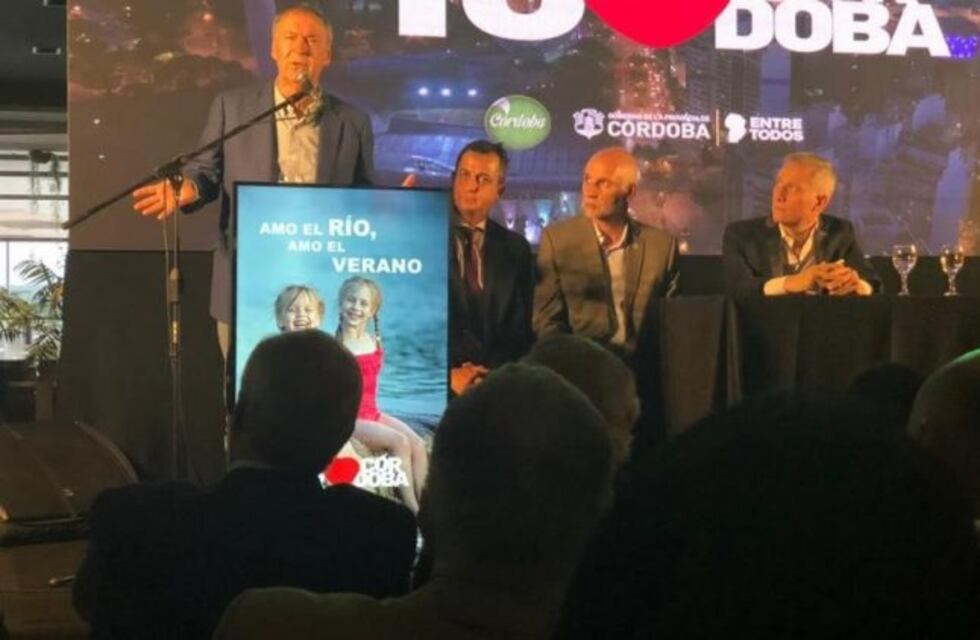 Schiaretti anunció paquetes de descuentos y promociones para turistas que visiten Córdoba