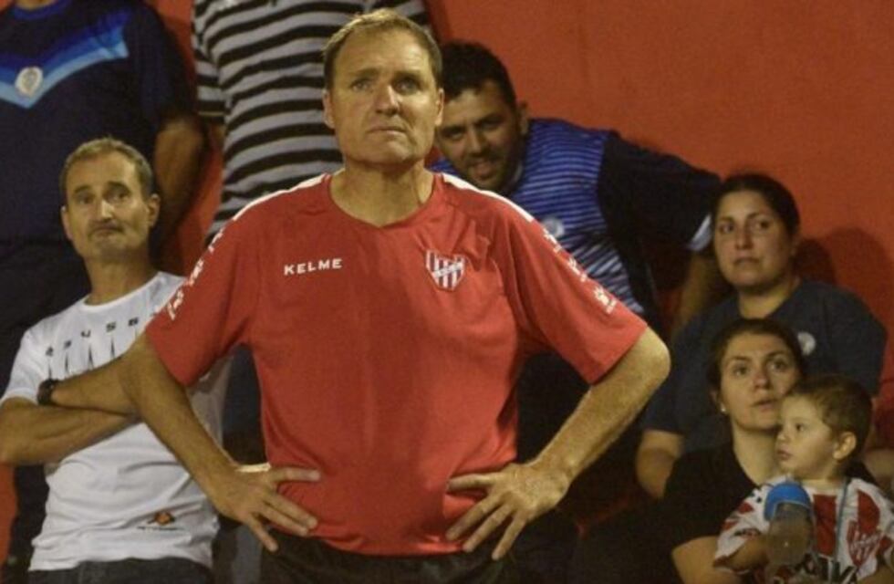 Cagna comienza su ciclo en Instituto, con un Franco que endurece su postura