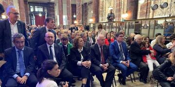 Pablo Javkin y Mónica Fein también se cruzaron en el Espacio Cultural Universitario (ECU)\u002E (@beatrizpriotti)