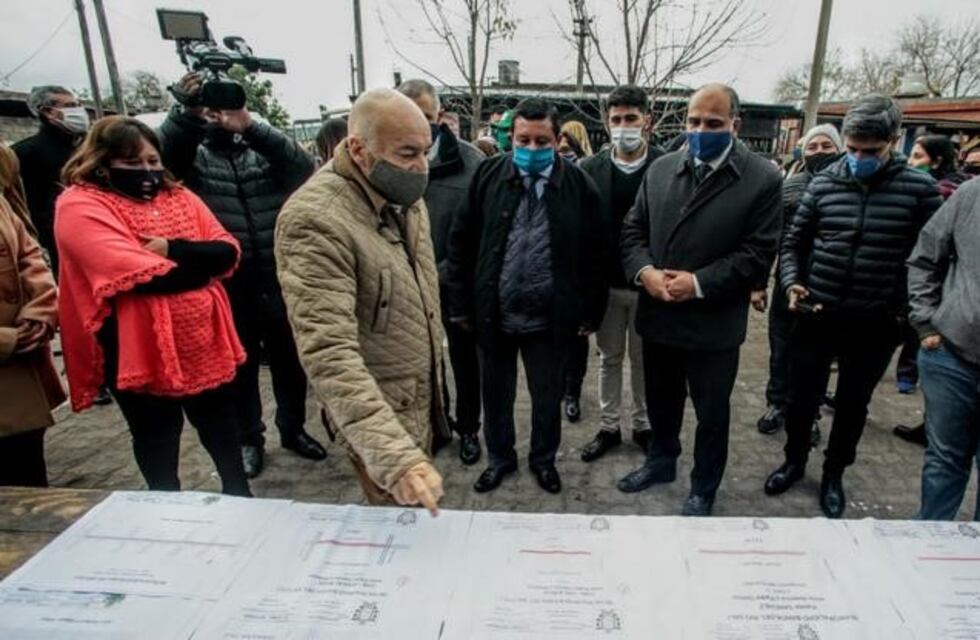 Manzur inauguró nuevo pavimento