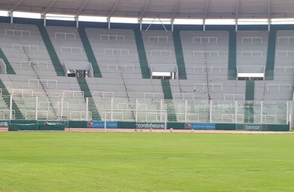 Congreso Internacional de Fútbol en el estadio Mario Kempes