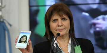 BUENOS AIRES 06/09/16, LA MINISTRA DE SEGURIDAD PATRICIA BULLRICH PRESENTA EL PROGRAMA TRIBUNA SEGURA.FOTO-DYN/EZEQUIEL PONTORIERO. buenos aires patricia bullrich ministra de seguridad presentacion programa tribuna segura A la cancha con DNI