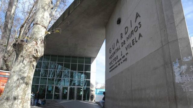 El hombre hablu00f3 sobre cu00f3mo balearon a su hijo en la puerta del Hospital Vilela.