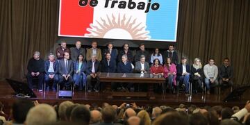 Schiaretti reunido con funcionarios de Hacemos Por Córdoba\u002E