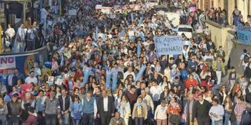 Los organizadores estiman que participaron 150\u002E000 personas en la marcha por las dos vidas en Tucumán\u002E