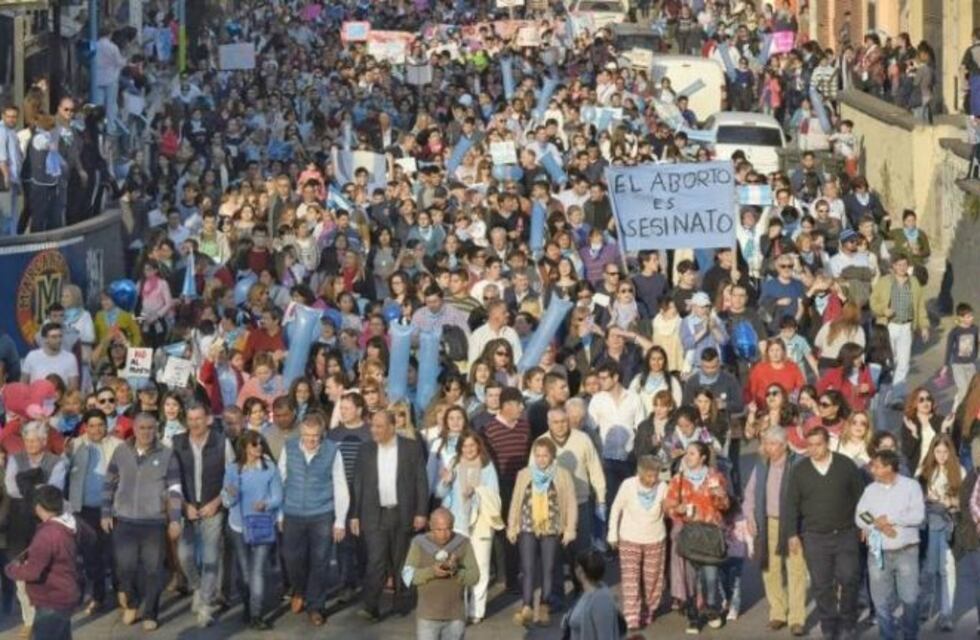 La marcha en contra de la legalización del aborto fue multitudinaria en Tucumán