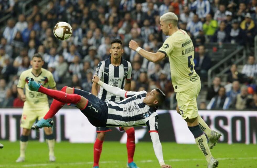 Rogelio Funes Mori marcó un golazo de chilena en la final entre Monterrey y América de México