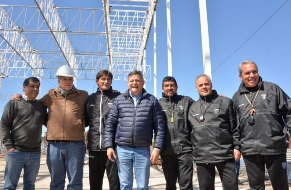 Peppo recorrió la obra del microestadio de Chaco For Ever que finalizará en septiembre