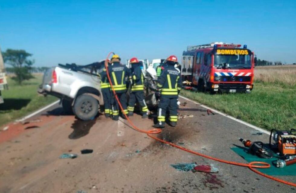 Un camión chocó de frente a una camioneta en la Ruta Nacional N° 188, cerca de Van Praet