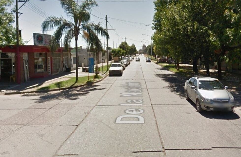 Rompió la vidriera de un comercio y golpeó a su propietaria para robarle