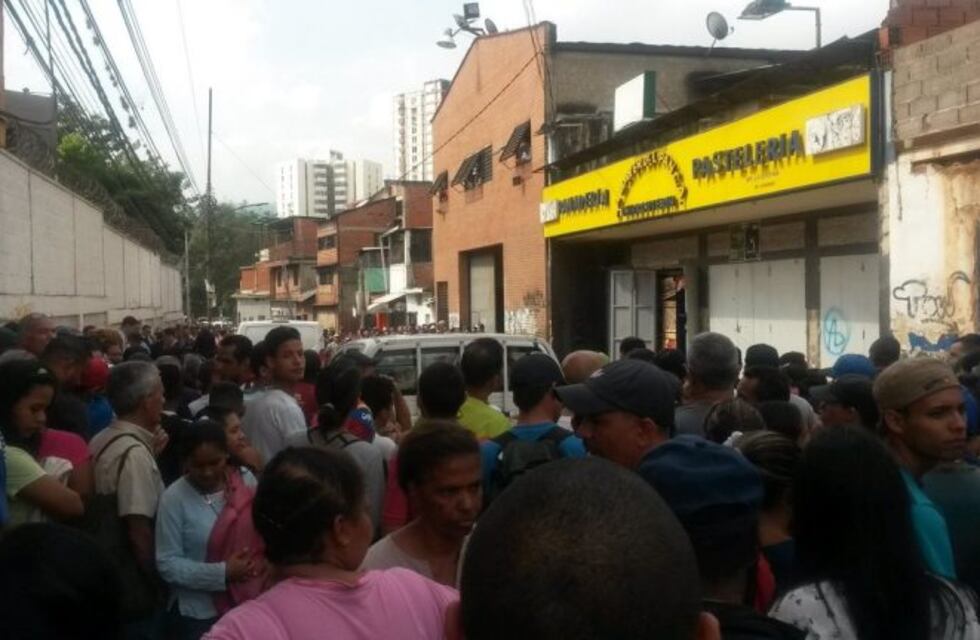 Diez personas murieron durante un intento de saqueo en Caracas