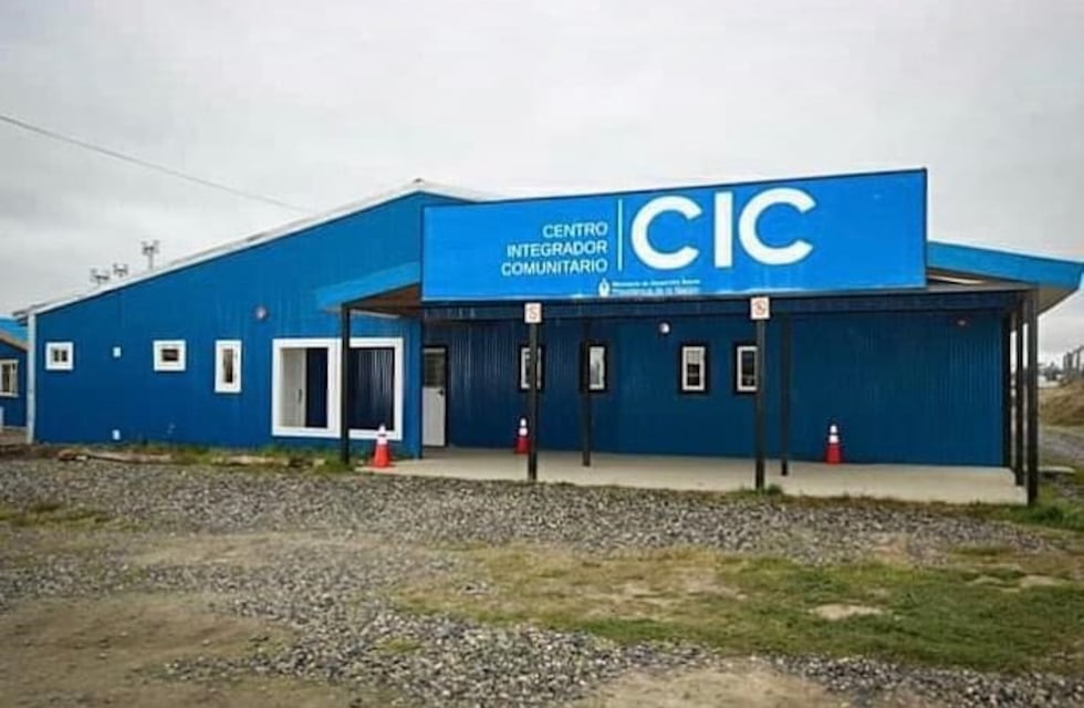 Tolhuin: desde la Dirección de Desarrollo Social entregan harina a emprendedores