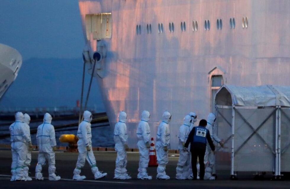 Crucero varado en Japón: el argentino con coronavirus fue trasladado a un hospital