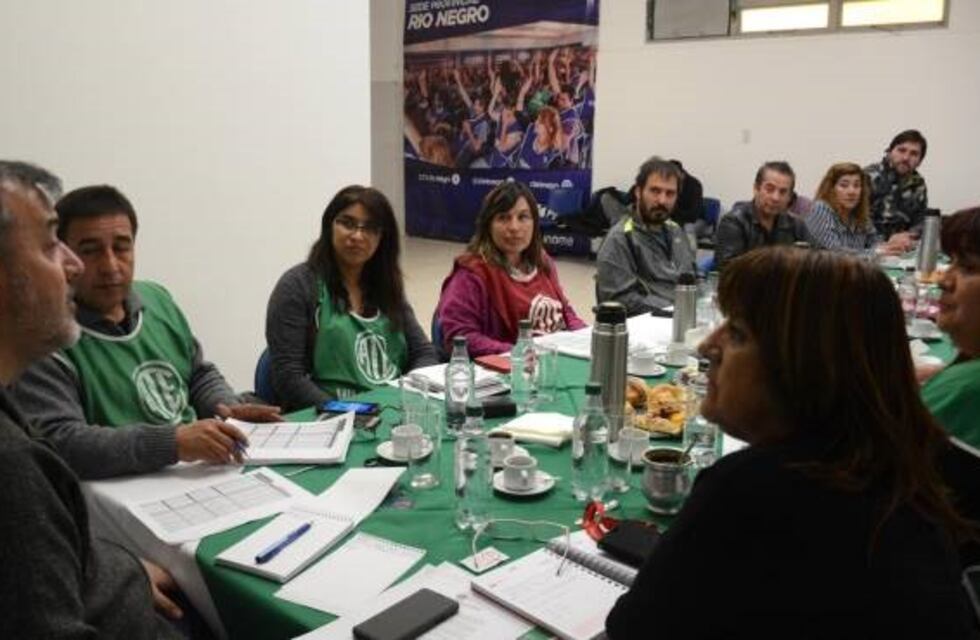 Este lunes continúan las negociaciones salariales en provincia