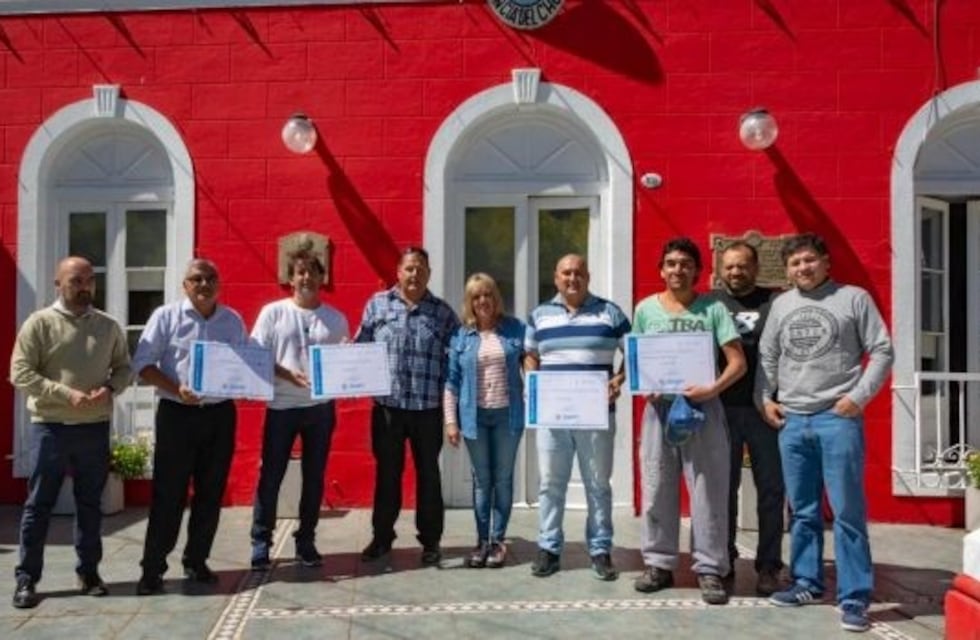 La intendenta Artero entregó 400 mil pesos a instituciones deportivas de Rawson