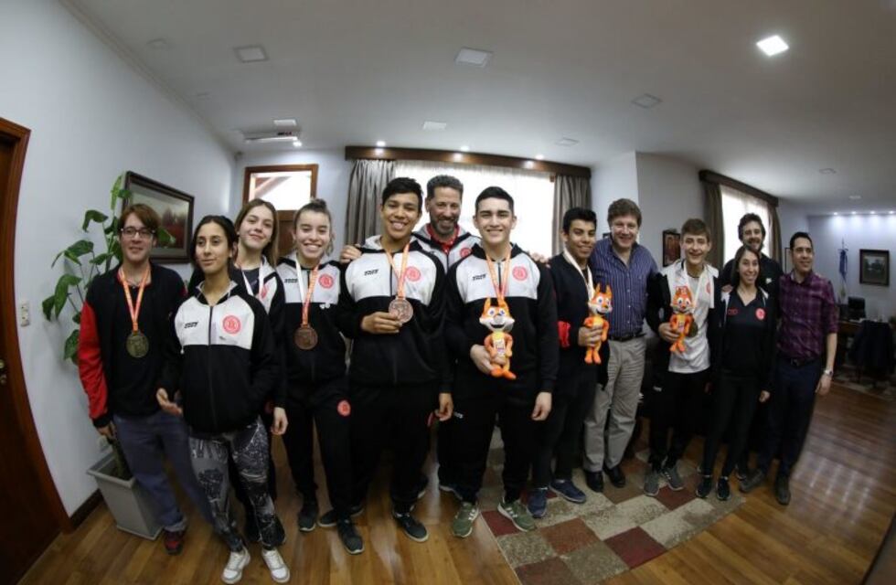 Melella recibió a los jóvenes que participaron del "Campeonato Nacional de Levantamiento Olímpico"