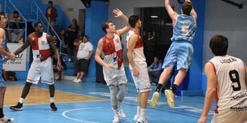 Oberá consiguió un triunfo importante en su pelea por llegar a semifinales de la Liga Nacional de Básquetbol\u002E (OTC)