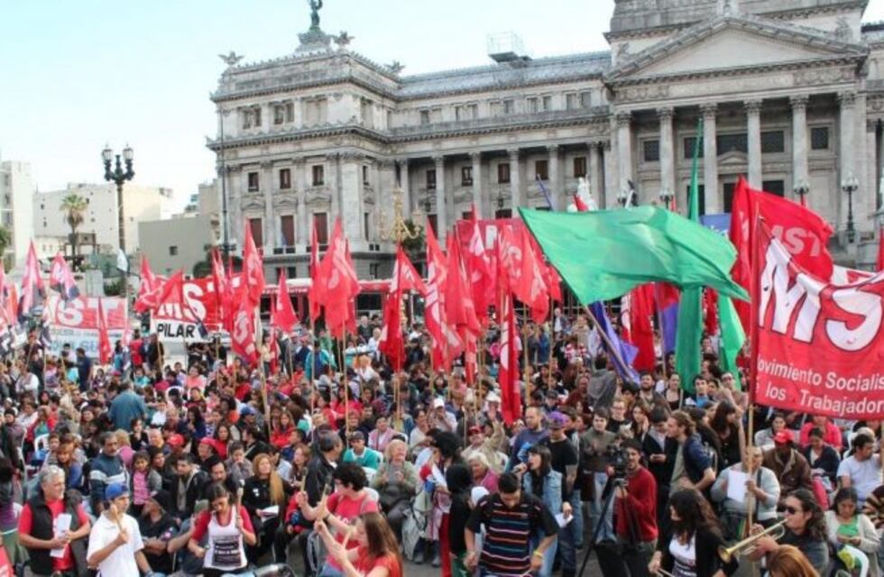 La izquierda marcha desde el Congreso al Obelisco a las 18