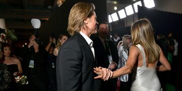 TOPSHOT - LOS ANGELES, CALIFORNIA - JANUARY 19: Brad Pitt and Jennifer Aniston attend the 26th Annual Screen Actors Guild Awards at The Shrine Auditorium on January 19, 2020 in Los Angeles, California\u002E 721313   Emma McIntyre/Getty Images for Turner/AFP (Photo by Emma McIntyre / GETTY IMAGES NORTH AMERICA / AFP)
