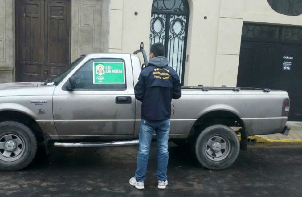 Clausuraron un taller mecánico y secuestraron un vehículo robado en Buenos Aires