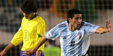 Argentina-Brasil: se cumplen 15 años del día en que Riquelme fue ovacionado en el Monumental\u002E (Web)