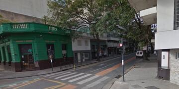 La víctima fue hallada cerca de la esquina de Entre Ríos y 3 de Febrero\u002E (Google Street View)